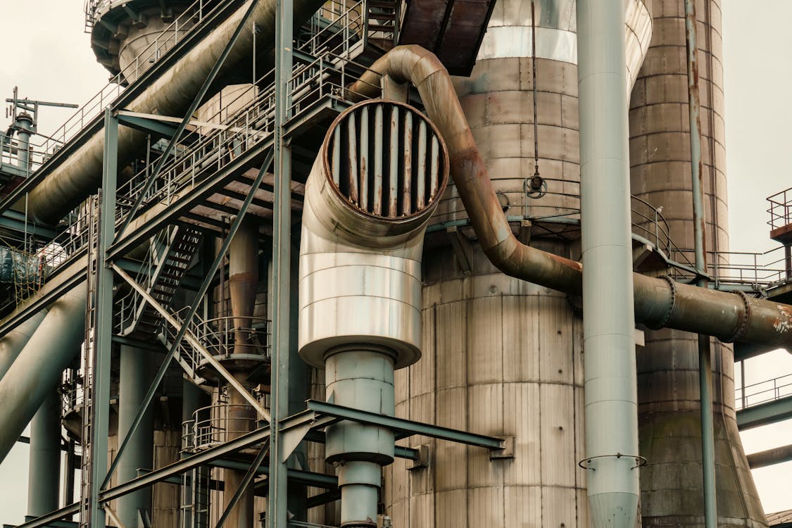 Industrial facility with complex pipe structures that generate massive point clouds